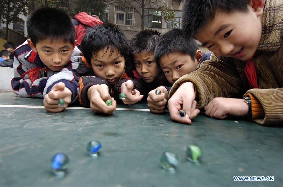 (MOMENTS FOREVER) CHINA-INT'L CHILDREN'S DAY-ENTERTAINMENT-EVOLUTION (CN)