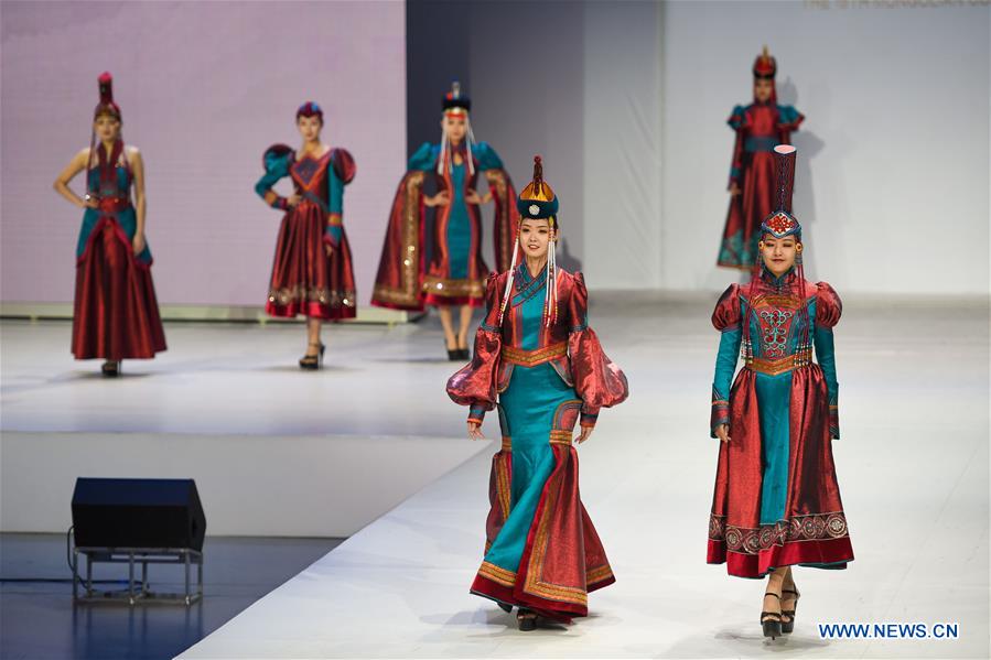 CHINA-INNER MONGOLIA-HOHHOT-COSTUME FESTIVAL (CN)