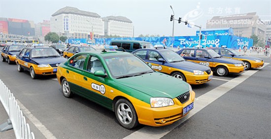 行業(yè)風(fēng)波背后現(xiàn)壟斷弊病 出租車(chē)改革如何&ldquo;邁開(kāi)腿&rdquo;？