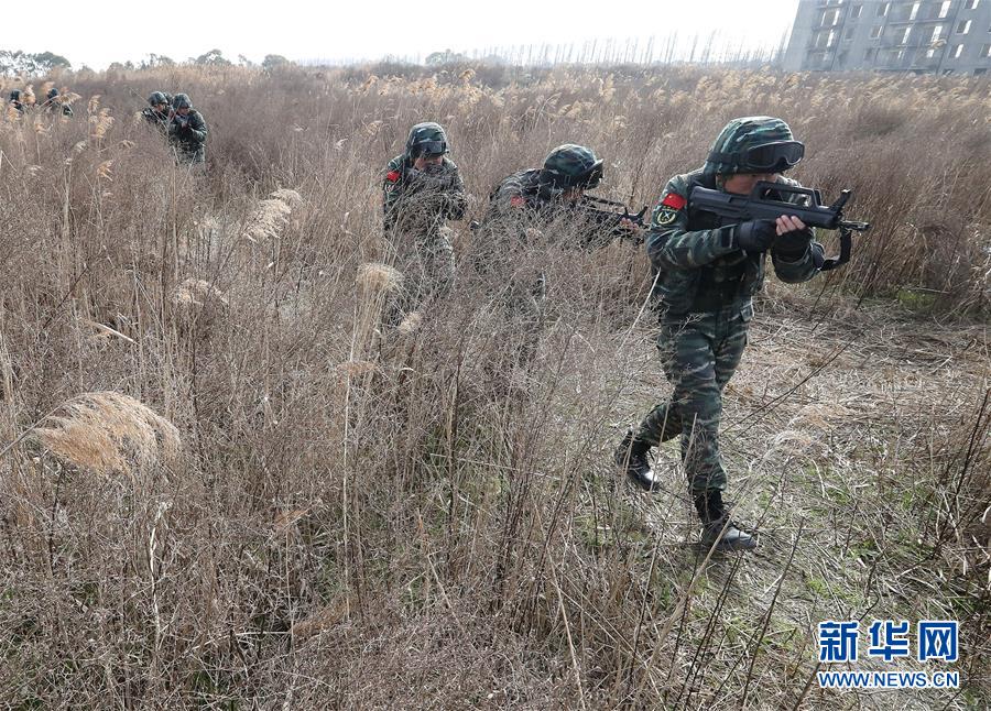（軍事）（4）野外實戰 磨礪&ldquo;刀鋒&rdquo;