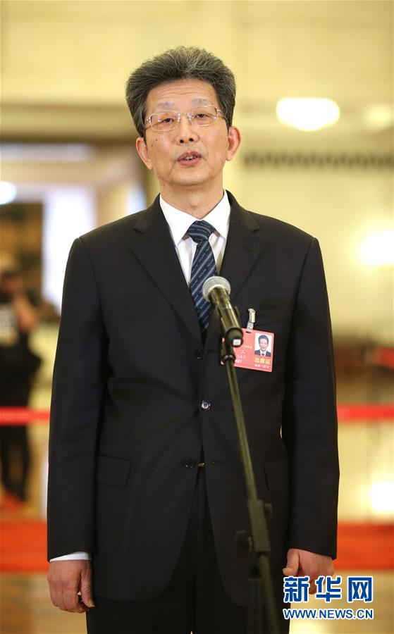（兩會&middot;XHDW）（1）全國人大代表接受采訪
