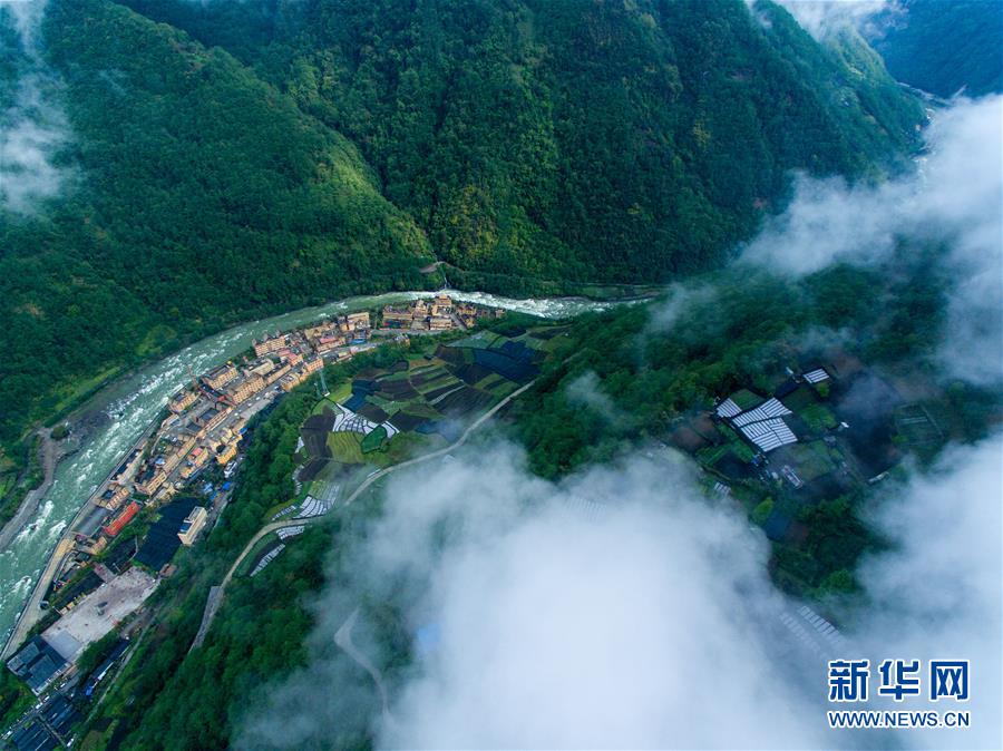 （壯麗70年&middot;奮斗新時代&middot;圖文互動）（1）獨龍江畔，這個民族&ldquo;一躍千年&rdquo;