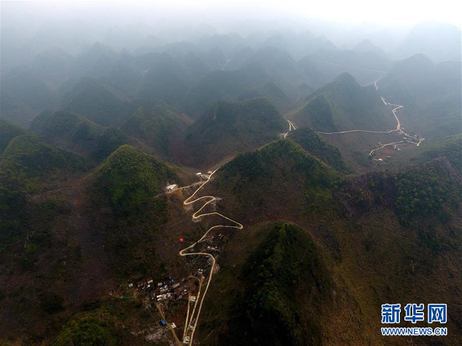 （壯麗70年&middot;奮斗新時代&mdash;&mdash;共和國發(fā)展成就巡禮）（10）人暢其行、貨暢其流&mdash;&mdash;共和國交通運輸業(yè)發(fā)展成就巡禮