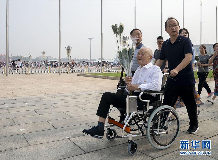 （壯麗70年&middot;奮斗新時代&mdash;&mdash;共和國榮光）（2）張富清：緊跟黨走，做黨的好戰(zhàn)士