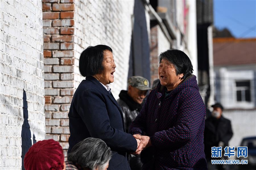 （新華全媒頭條&middot;兩會(huì)特別報(bào)道&middot;圖文互動(dòng)）（3）向著夢(mèng)想的接力&mdash;&mdash;&ldquo;90歲&rdquo;與&ldquo;95后&rdquo;代表的&ldquo;對(duì)話&rdquo;