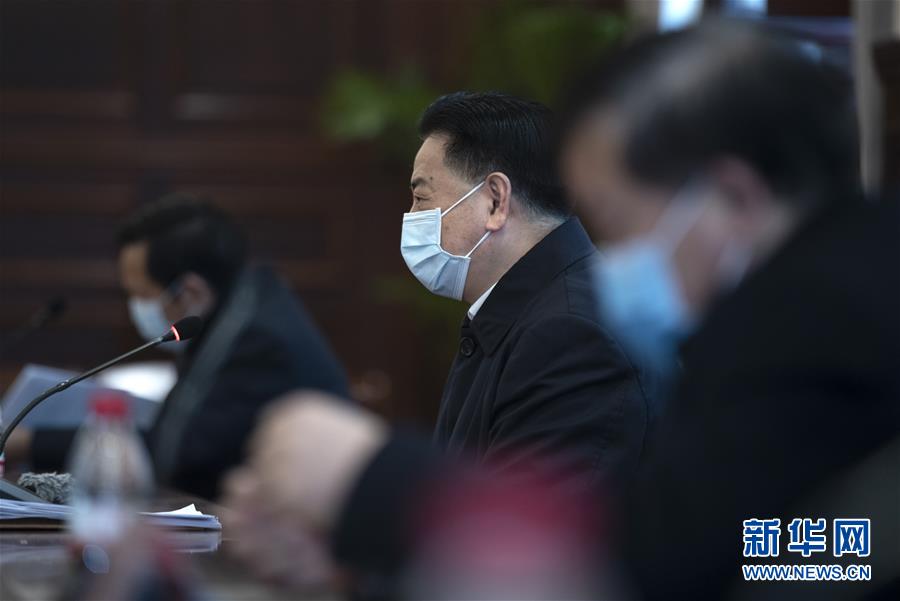 (聚焦疫情防控·圖文互動(dòng))(4)急防控所急,沖鋒勇向前——華中科技大學(xué)以科研攻關(guān)推動(dòng)疫情防控救治觀察