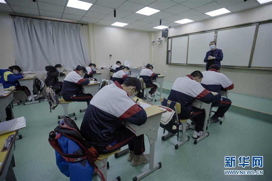 （新華全媒頭條&middot;圖文互動）（1）春天里的瑯瑯書聲━━部分地方學校開學見聞