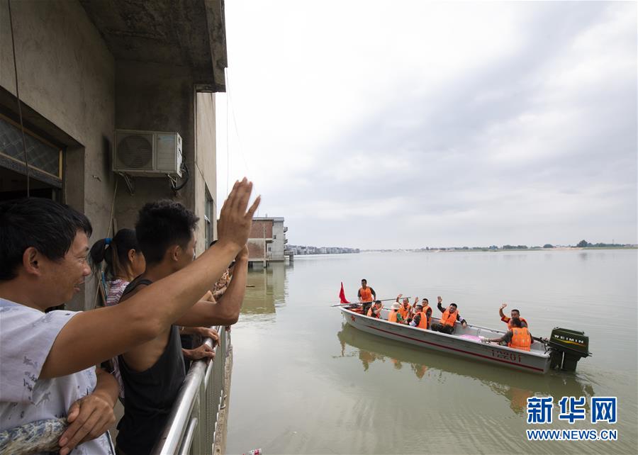 （防汛抗洪&middot;圖文互動）（2）穿梭&ldquo;孤島&rdquo;的火箭軍醫療隊