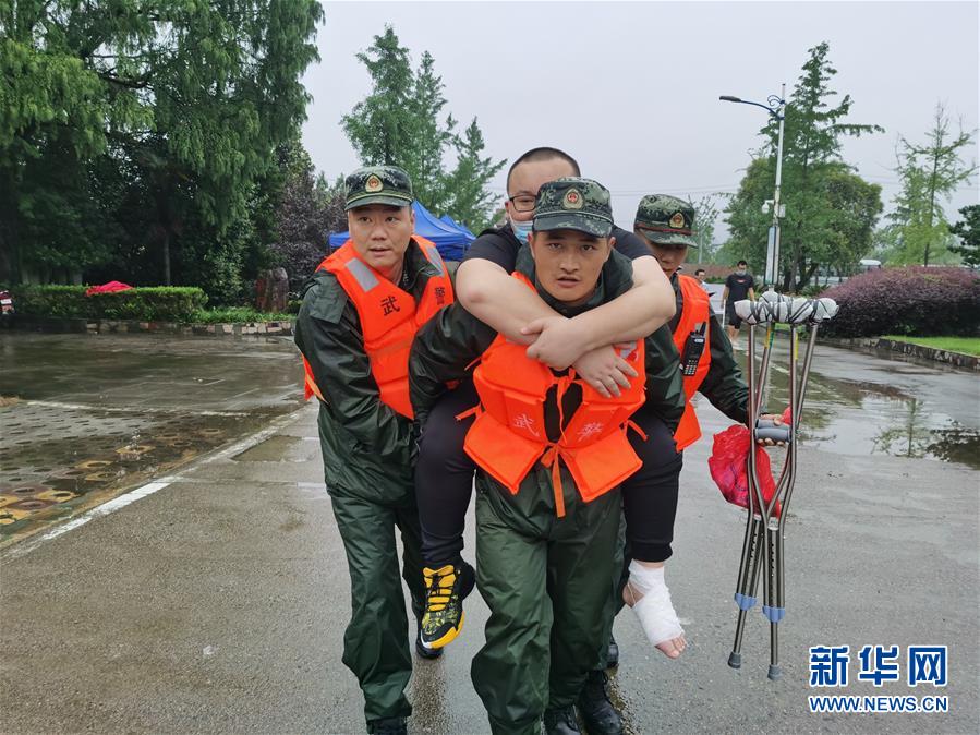 （防汛抗洪&middot;圖文互動）（5）哪里有需要就戰斗在哪里&mdash;&mdash;武警安徽總隊黃山支隊抗洪搶險記事