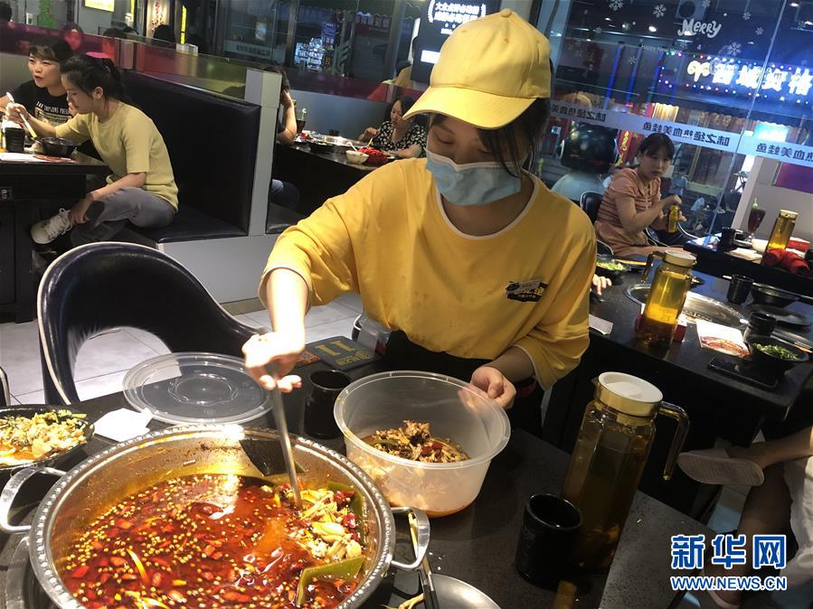 （在習(xí)近平新時代中國特色社會主義思想指引下&mdash;&mdash;新時代新作為新篇章&middot;習(xí)近平總書記關(guān)切事&middot;圖文互動）（1）珍惜盤中餐，狠剎浪費風(fēng)&mdash;&mdash;各地積極行動堅決制止餐飲浪費