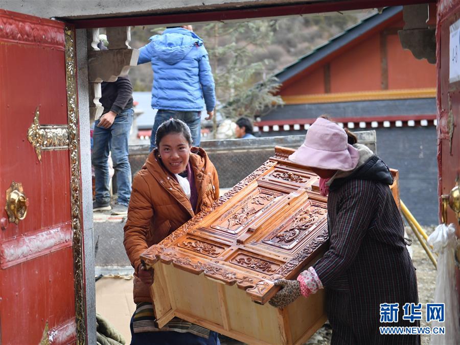 （新華全媒頭條&middot;圖文互動(dòng)）（12）闊步走在新時(shí)代康莊大道上&mdash;&mdash;以習(xí)近平同志為核心的黨中央關(guān)心西藏工作紀(jì)實(shí)