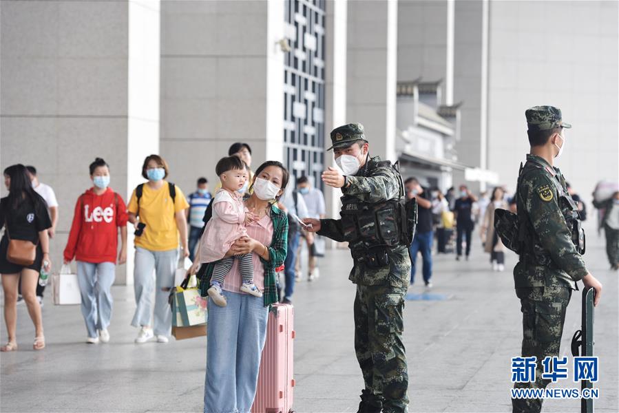 （圖文互動）（5）武警官兵&ldquo;雙節(jié)&rdquo;堅守戰(zhàn)位保平安