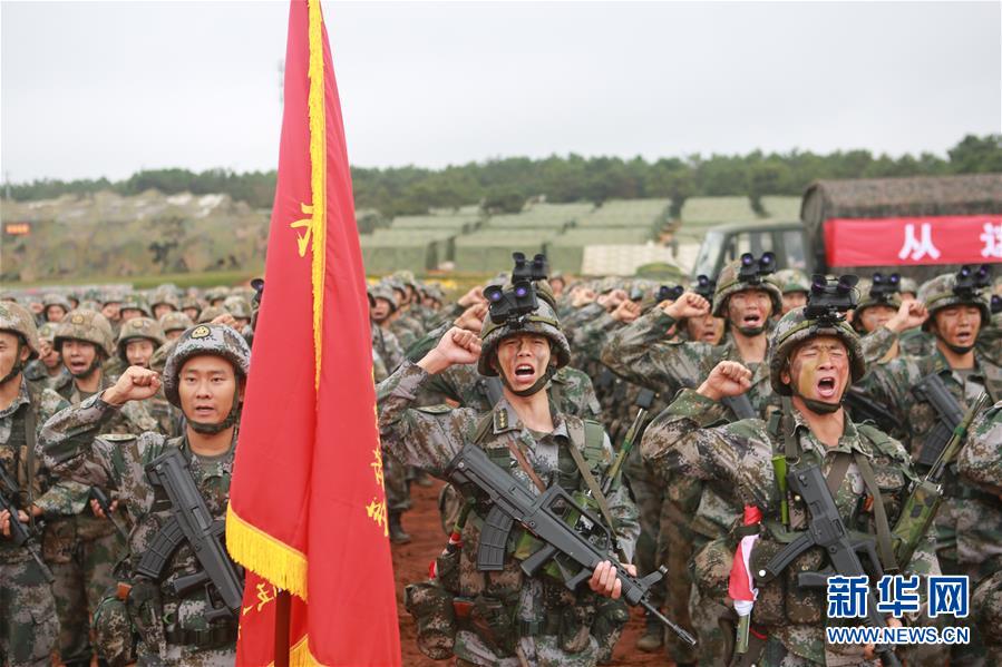 （在習(xí)近平強(qiáng)軍思想指引下&middot;我們?cè)趹?zhàn)位報(bào)告&middot;圖文互動(dòng)）（1）千里移防，鐵心跟黨走&mdash;&mdash;南部戰(zhàn)區(qū)陸軍第75集團(tuán)軍某紅軍旅政治建軍、練兵備戰(zhàn)記事