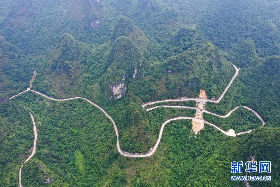 （新華全媒頭條&middot;圖文互動）（2）&ldquo;石山王國&rdquo;筑路記