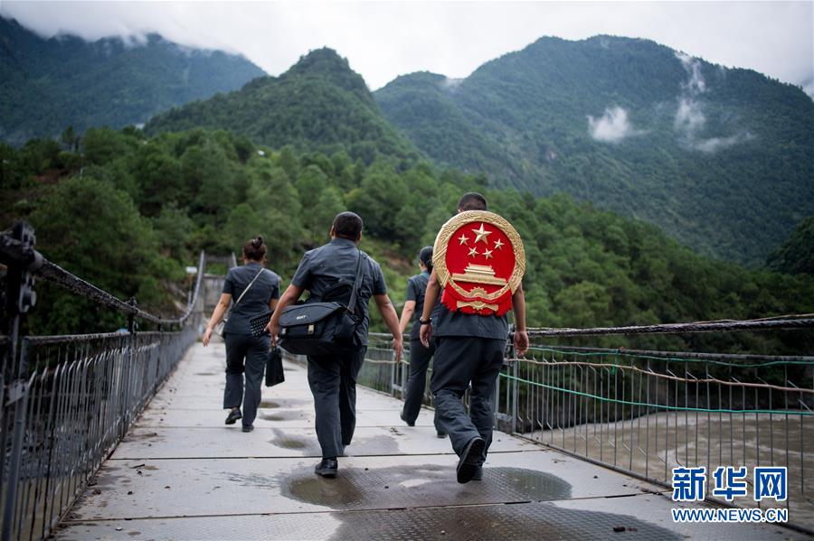 （新華全媒頭條&middot;圖文互動）（14）歷史交匯點(diǎn)上的宏偉藍(lán)圖&mdash;&mdash;《中共中央關(guān)于制定國民經(jīng)濟(jì)和社會發(fā)展第十四個五年規(guī)劃和二〇三五年遠(yuǎn)景目標(biāo)的建議》誕生記