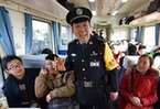 太原鐵路局&ldquo;快板乘警&rdquo;史恩禮：用快樂(lè)陪伴旅客回家路