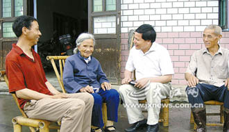 &ldquo;一離開群眾，內(nèi)心就感到孤獨(dú)&rdquo;&mdash;記&ldquo;鄉(xiāng)村判官&rdquo;楊斌圣