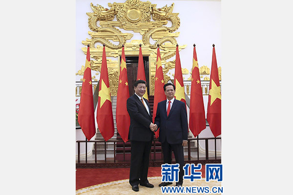 11月5日，中共中央總書記、國家主席習近平在河內同越南總理阮晉勇舉行會談。 新華社記者 蘭紅光 攝