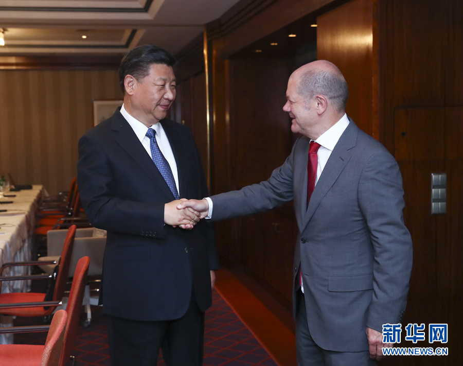 7月6日，國家主席習(xí)近平在漢堡會(huì)見漢堡市市長肖爾茨。 新華社記者謝環(huán)馳 攝
